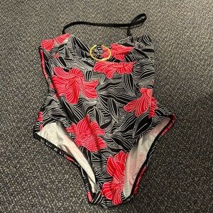 Beach bay one piece swimsuit size 8 // 051743